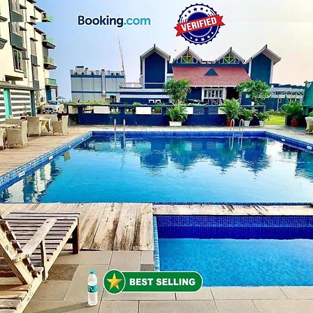 Gr Palace, In Front Of Sea-Beach With Breakfast, Swimming-Pool, Fully Air-Conditioned, Hotel With Parking Availability Puri Zewnętrze zdjęcie