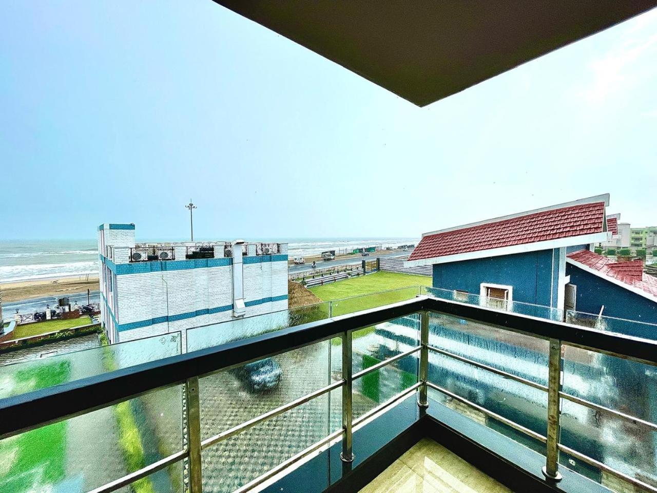 Gr Palace, In Front Of Sea-Beach With Breakfast, Swimming-Pool, Fully Air-Conditioned, Hotel With Parking Availability Puri Zewnętrze zdjęcie