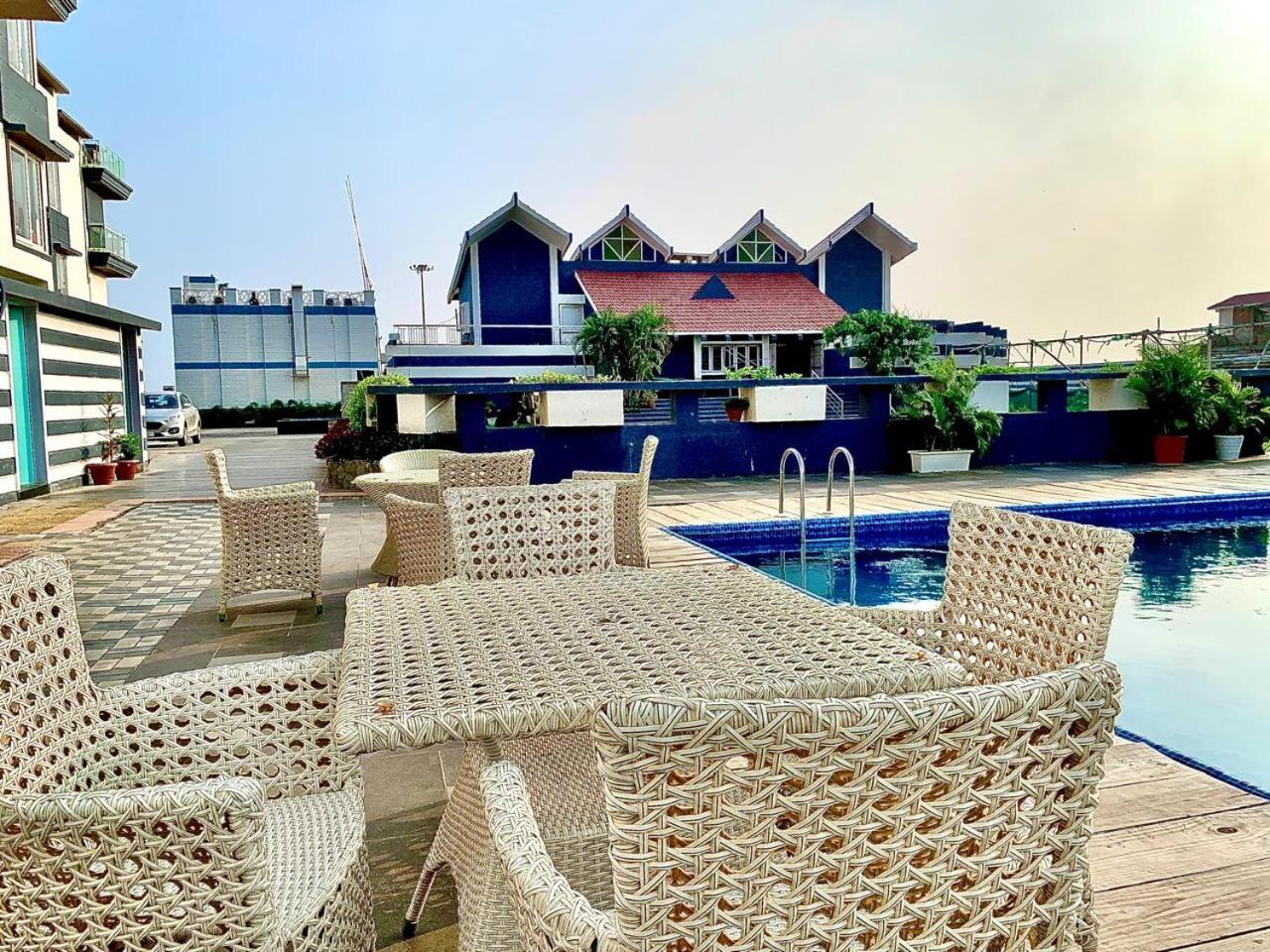 Gr Palace, In Front Of Sea-Beach With Breakfast, Swimming-Pool, Fully Air-Conditioned, Hotel With Parking Availability Puri Zewnętrze zdjęcie