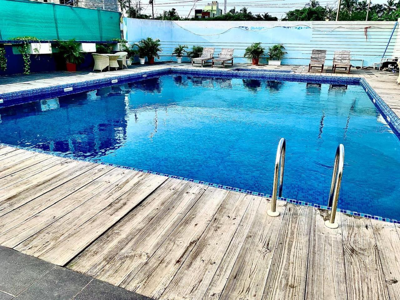 Gr Palace, In Front Of Sea-Beach With Breakfast, Swimming-Pool, Fully Air-Conditioned, Hotel With Parking Availability Puri Zewnętrze zdjęcie