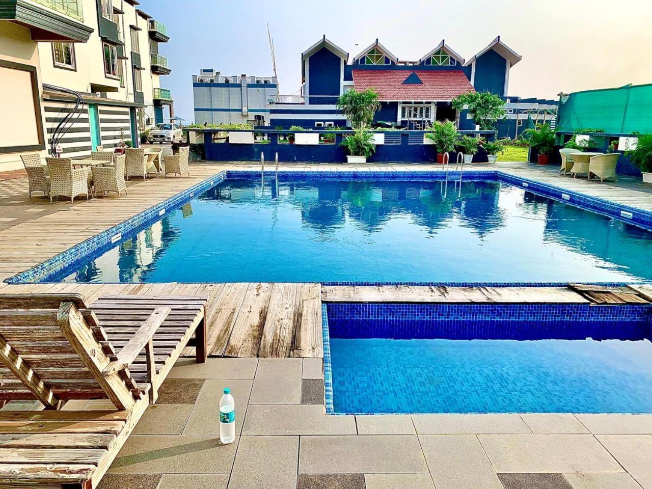 Gr Palace, In Front Of Sea-Beach With Breakfast, Swimming-Pool, Fully Air-Conditioned, Hotel With Parking Availability Puri Zewnętrze zdjęcie